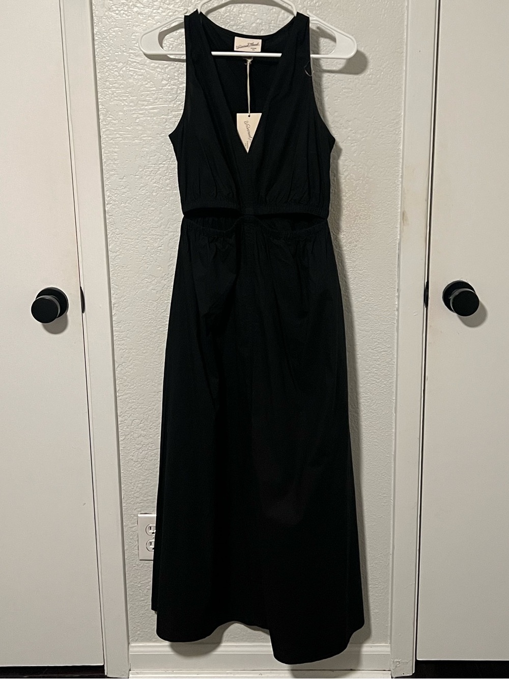 Black Sleeveless V-Neck Maxi Dress